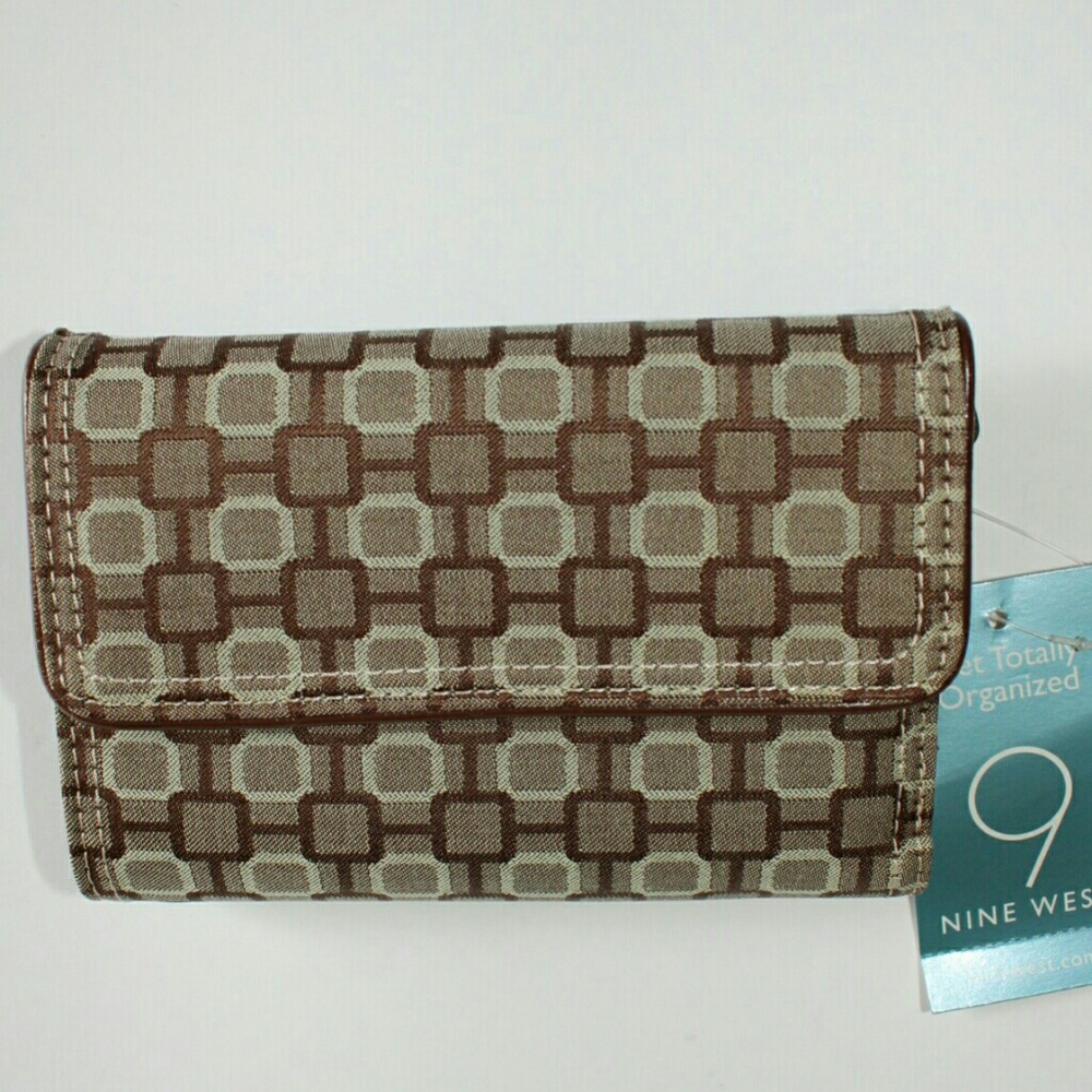 Nine West Womens Brown/Beige Trifold Wallet